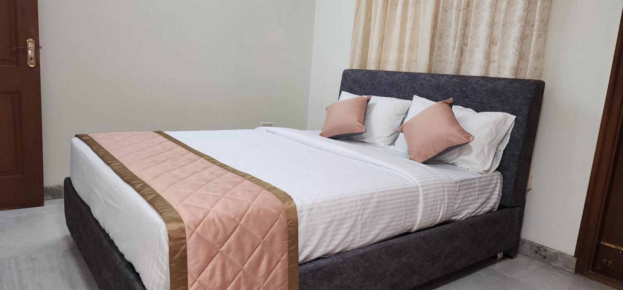Sindhu - Premium 2 Bhk Rmv Ii Stage Apartment Bangalore